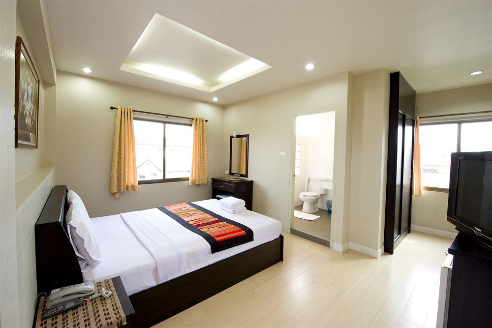 Super Oyo 1096 Winner Inn Hotel Чиангмай Экстерьер фото