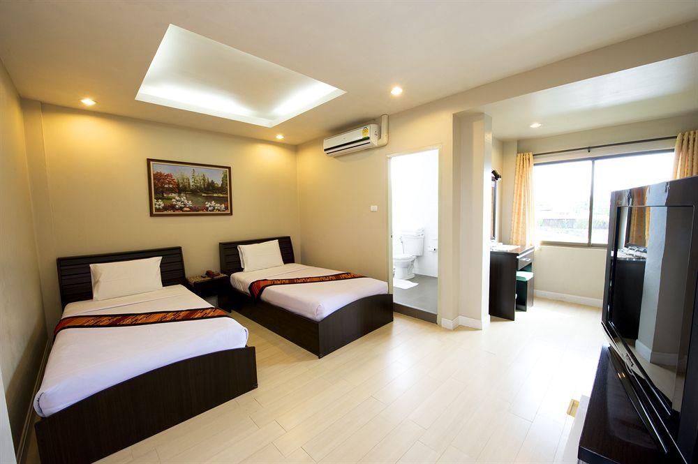 Super Oyo 1096 Winner Inn Hotel Чиангмай Экстерьер фото