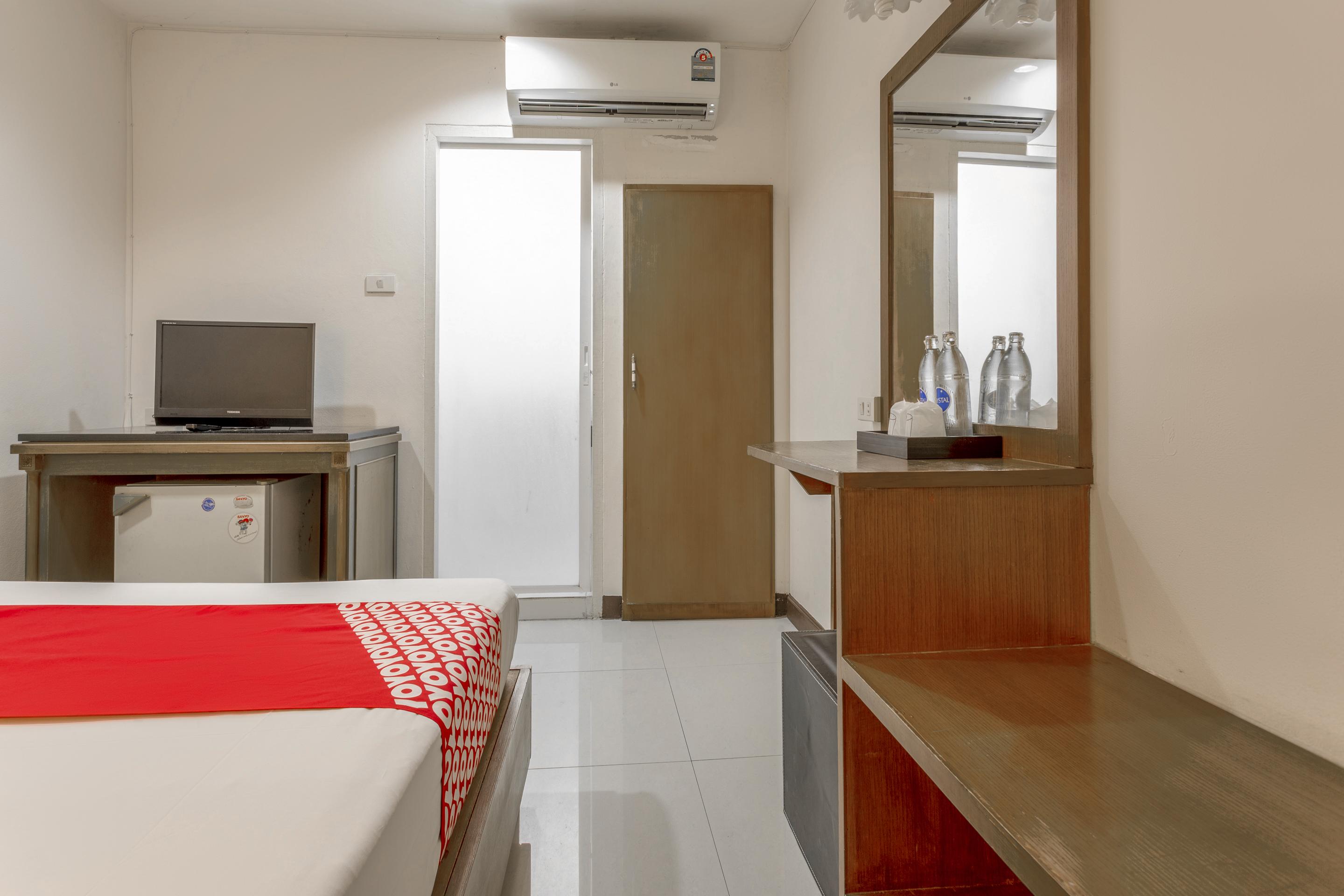 Super Oyo 1096 Winner Inn Hotel Чиангмай Экстерьер фото