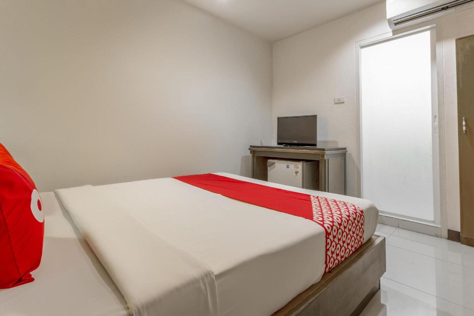 Super Oyo 1096 Winner Inn Hotel Чиангмай Экстерьер фото
