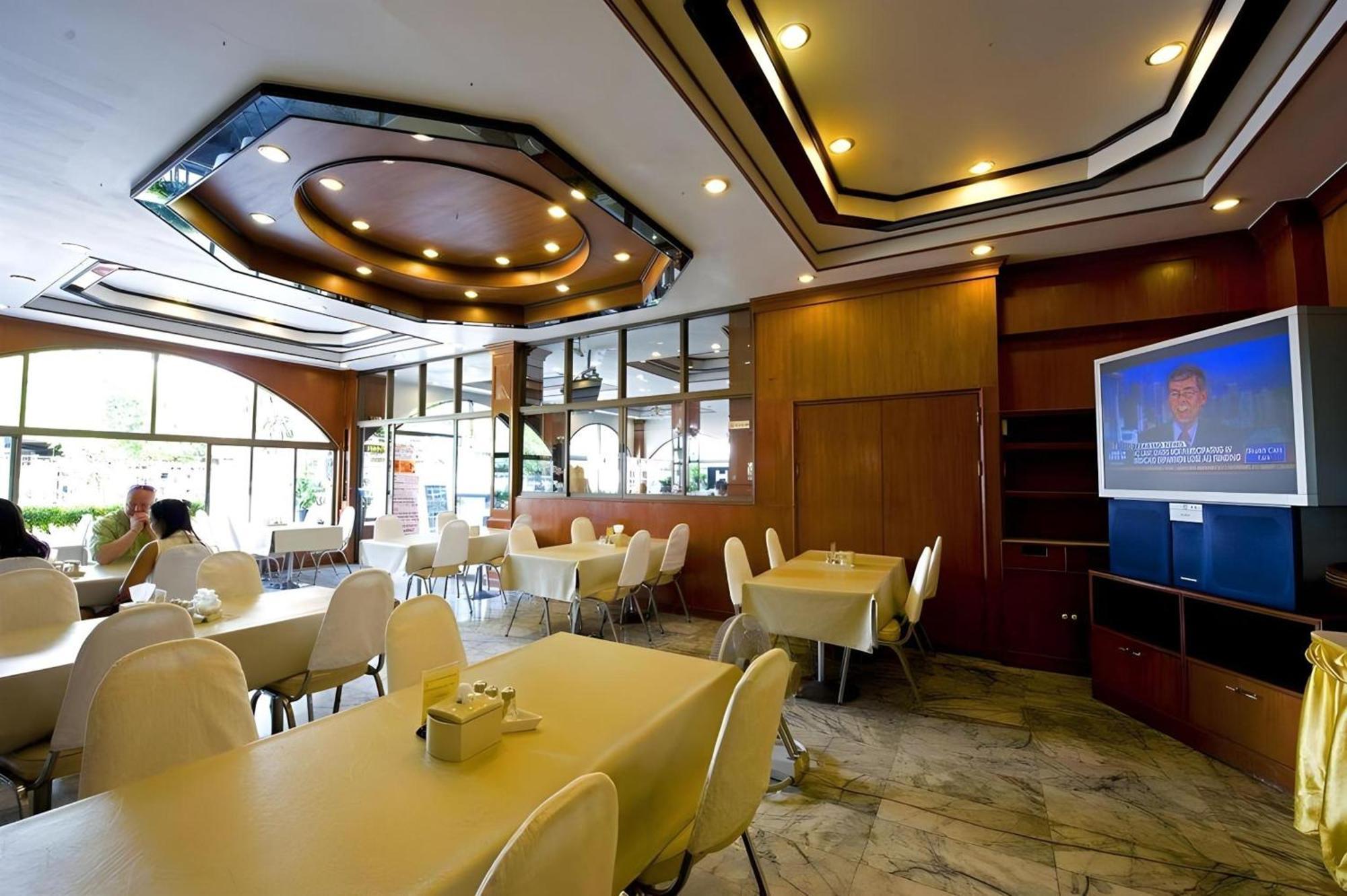Super Oyo 1096 Winner Inn Hotel Чиангмай Экстерьер фото