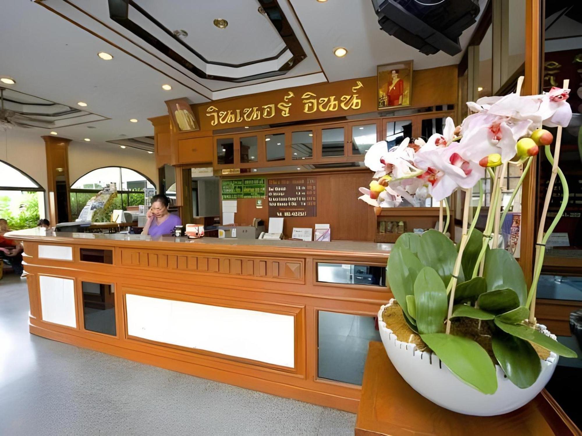 Super Oyo 1096 Winner Inn Hotel Чиангмай Экстерьер фото